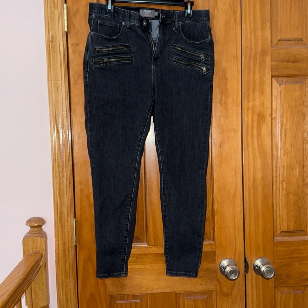 Torrid Sky High Skinny Jeans with zippers, Short 14s Dark Gray